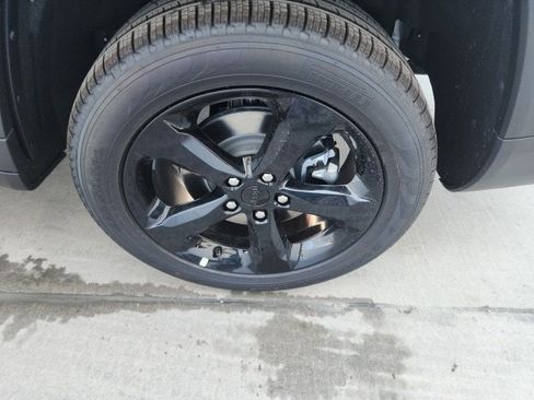 New 2025 Jeep Grand Cherokee L Limited w/ Luxury Tech Group II image 31