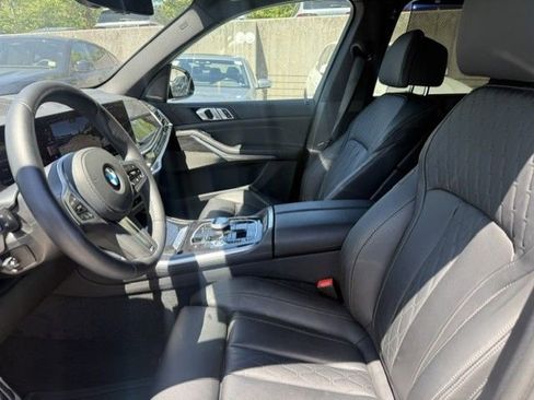 Used 2025 BMW X5 xDrive40i w/ Executive Package AWD/4WD image 3