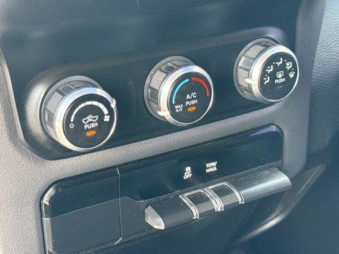 Used 2020 RAM 1500 Big Horn RWD image 17