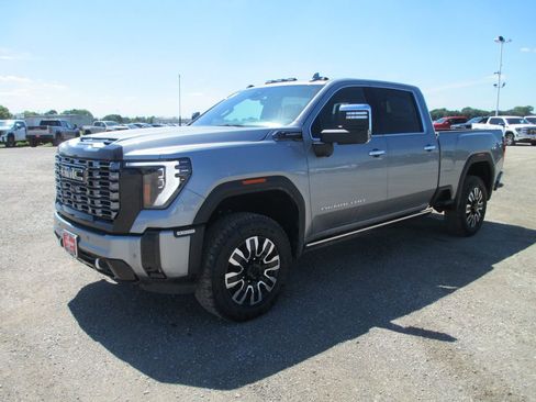 New 2026 GMC Sierra 2500 Denali Ultimate AWD/4WD image 10