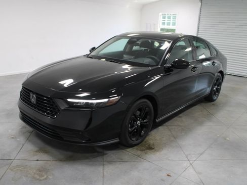 Used 2025 Honda Accord SE image 4