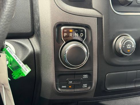 Used 2018 RAM 1500 Express AWD/4WD image 22