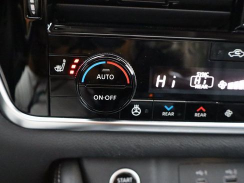 Used 2022 Nissan Rogue SL w/ SL Premium Package image 15