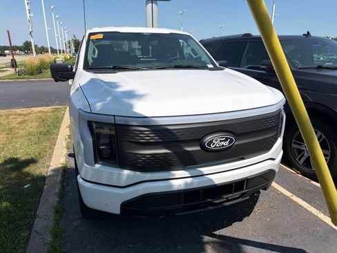 Used 2025 Ford F150 Lightning Flash AWD/4WD image 7