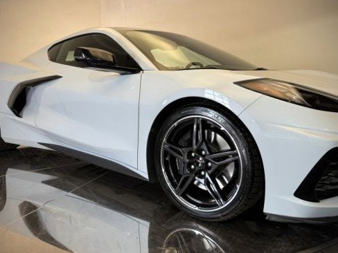 Used 2023 Chevrolet Corvette Stingray Premium Cpe w/ Z51 Performance Package image 16