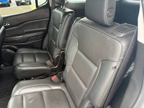 Used 2019 GMC Acadia SLT AWD/4WD image 14