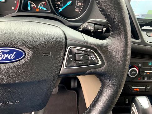 Certified 2018 Ford Escape SE w/ Ford Safe & Smart Package AWD/4WD image 21