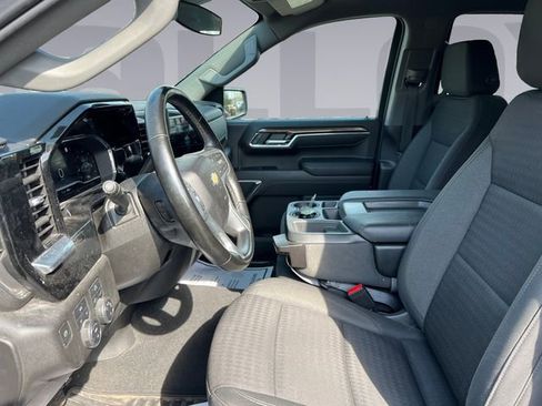 Used 2023 Chevrolet Silverado 1500 LT image 10