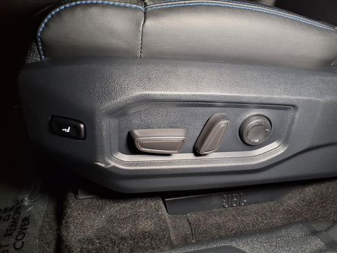 Used 2025 Toyota Tundra Platinum AWD/4WD image 20