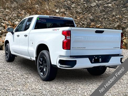 Used 2020 Chevrolet Silverado 1500 Custom w/ Custom Value Package AWD/4WD image 11