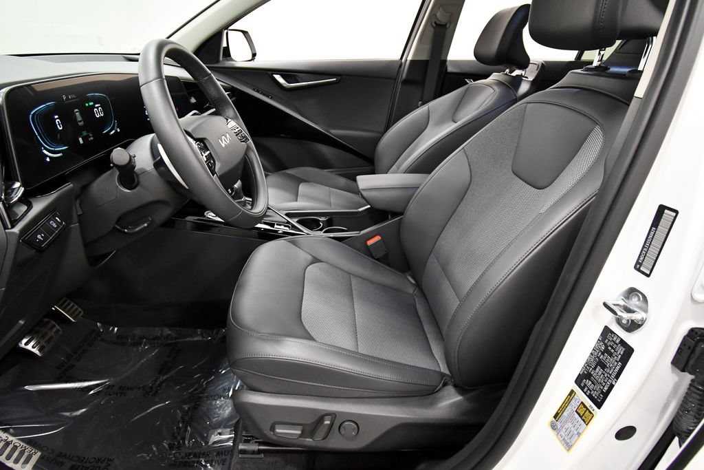 Certified 2025 Kia Niro EX Touring FWD image 14