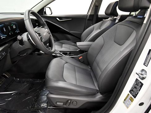 Certified 2025 Kia Niro EX Touring FWD image 14