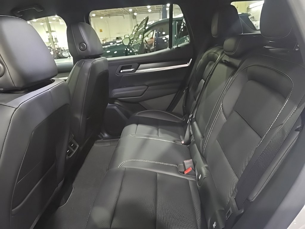 New 2027 GMC Terrain Elevation w/ Elevation Premium Package FWD image 15