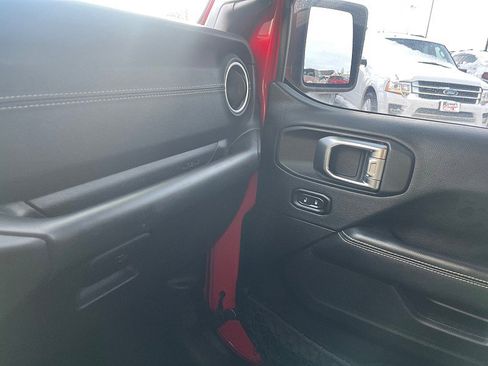 Used 2018 Jeep Wrangler Unlimited Sahara w/ Dual Top Group image 23