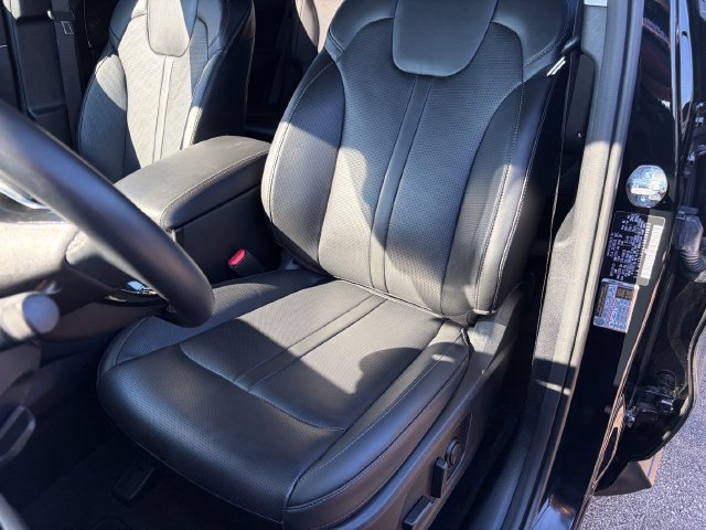 Certified 2025 Kia Sorento S AWD/4WD image 18