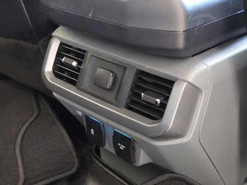 Used 2021 Ford F150 Lariat image 11