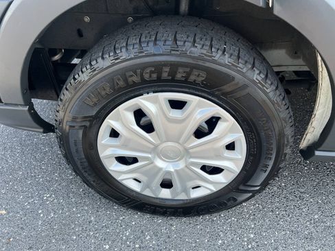 Used 2017 Ford Transit 350 148 Low Roof w/ Exterior Upgrade Package RWD image 32