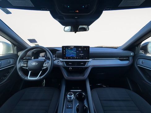 Used 2025 Ford Explorer ST-Line w/ ST-Line Street Pack image 13