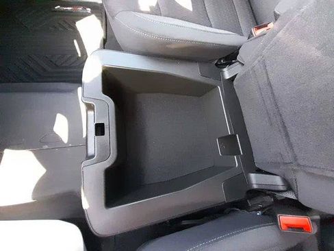 Used 2024 Chevrolet Silverado 1500 LT AWD/4WD image 31