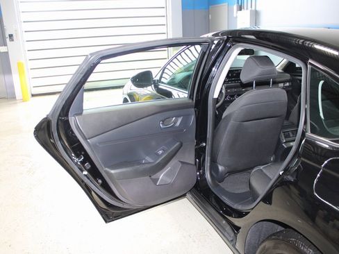 Used 2025 Honda Accord SE image 14