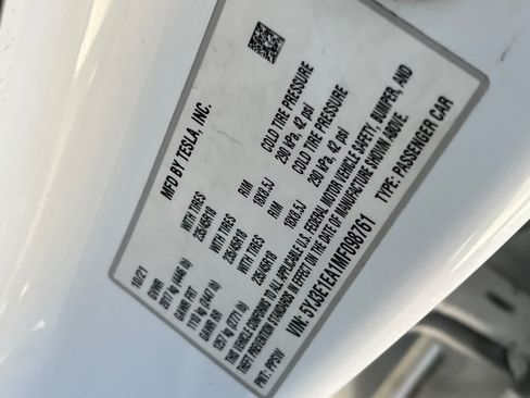 Used 2021 Tesla Model 3 Standard Range Plus RWD image 29