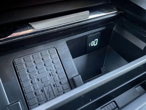 Certified 2023 Ford F350 Lariat w/ Chrome Package image 30