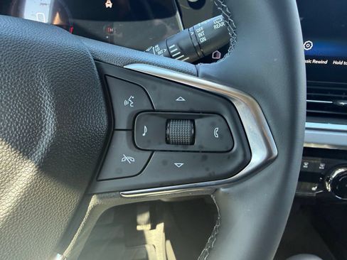 New 2026 Chevrolet Trax LT w/ LT Convenience Package FWD image 19