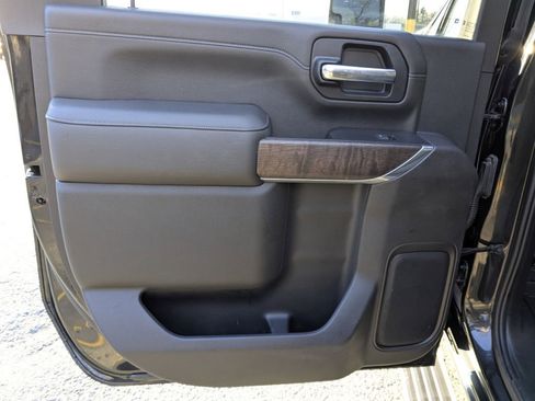 Used 2022 GMC Sierra 3500 Denali w/ Denali Black Diamond Edition image 29