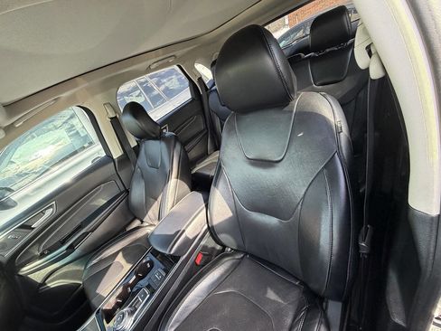 Used 2019 Ford Edge Titanium w/ Equipment Group 301A image 22