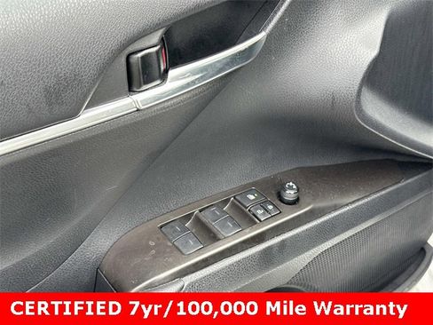 Used 2024 Toyota Camry SE image 15