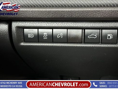 Used 2025 Toyota Camry SE FWD image 36