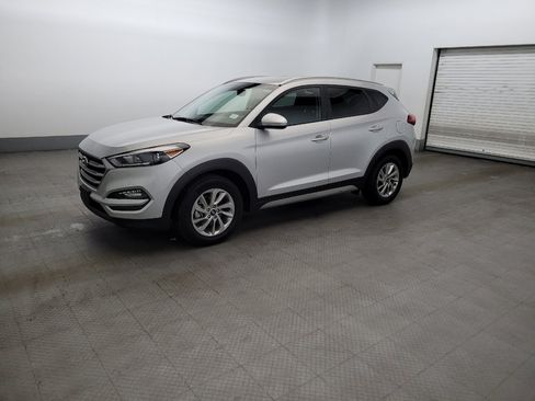 Used 2017 Hyundai Tucson SE Plus AWD/4WD image 2