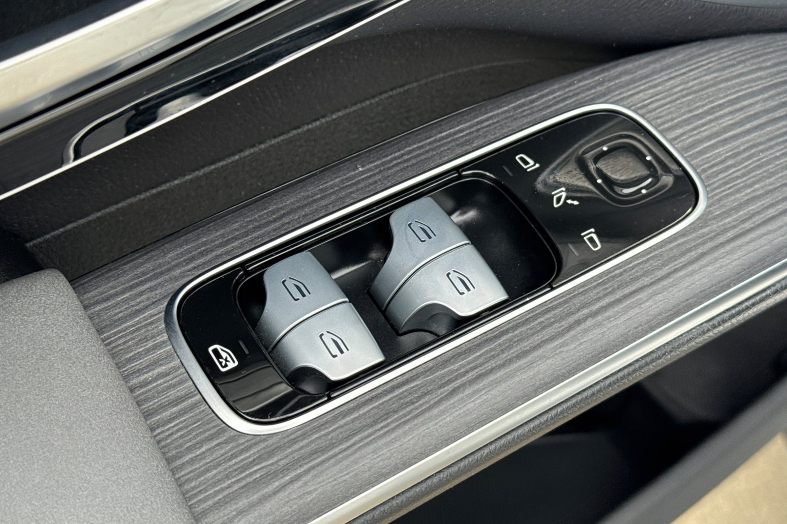 Certified 2023 Mercedes-Benz EQS 580 4MATIC SUV image 14