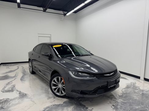 Used 2015 Chrysler 200 S FWD image 1