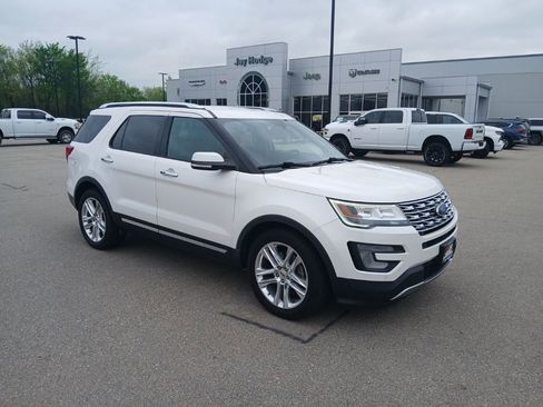 Used 2017 Ford Explorer Limited image 2