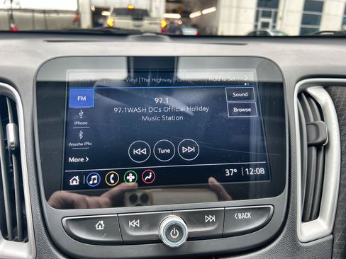 Used 2022 Chevrolet Malibu LT image 18