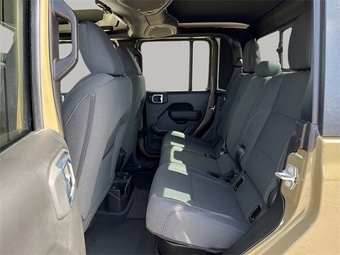 New 2025 Jeep Gladiator Sport image 9