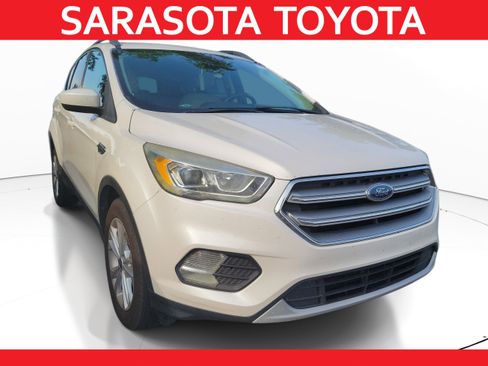 Used 2017 Ford Escape SE w/ SE Leather Comfort Package FWD image 1