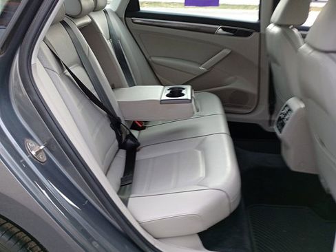 Used 2018 Volkswagen Passat 2.0T SE image 20