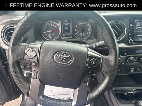Used 2022 Toyota Tacoma TRD Sport AWD/4WD image 19