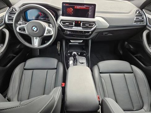 Used 2025 BMW X4 xDrive30i image 18