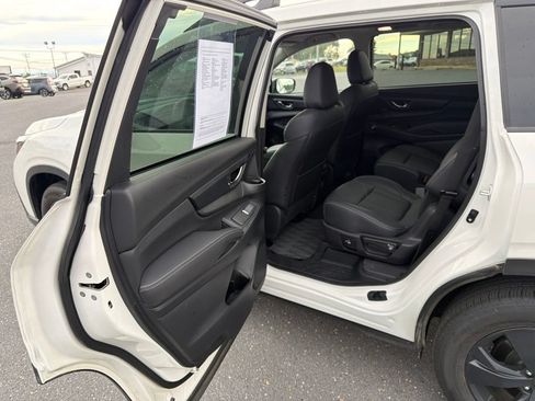Certified 2026 Subaru Ascent Premium AWD/4WD image 17