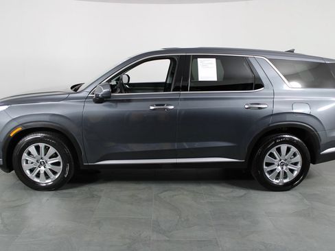 Certified 2025 Hyundai Palisade SE FWD image 12
