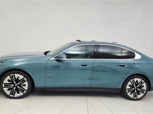 Used 2026 BMW 540i xDrive image 10