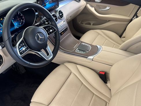 Used 2022 Mercedes-Benz GLC 300 4MATIC image 4