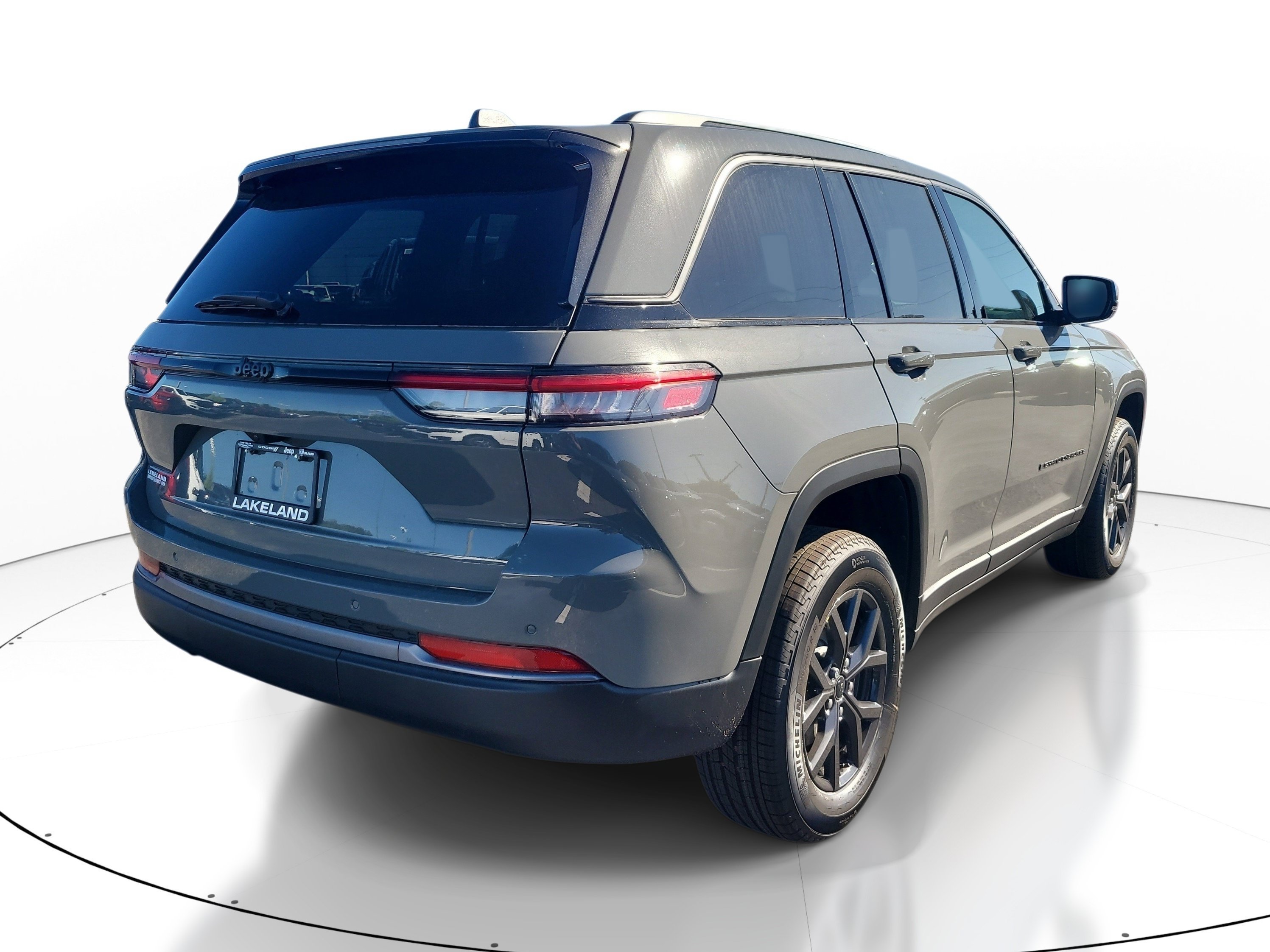 New 2027 Jeep Grand Cherokee Altitude RWD image 6