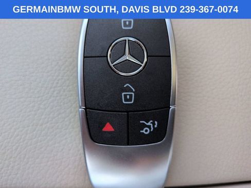 Used 2022 Mercedes-Benz GLC 300 4MATIC image 32