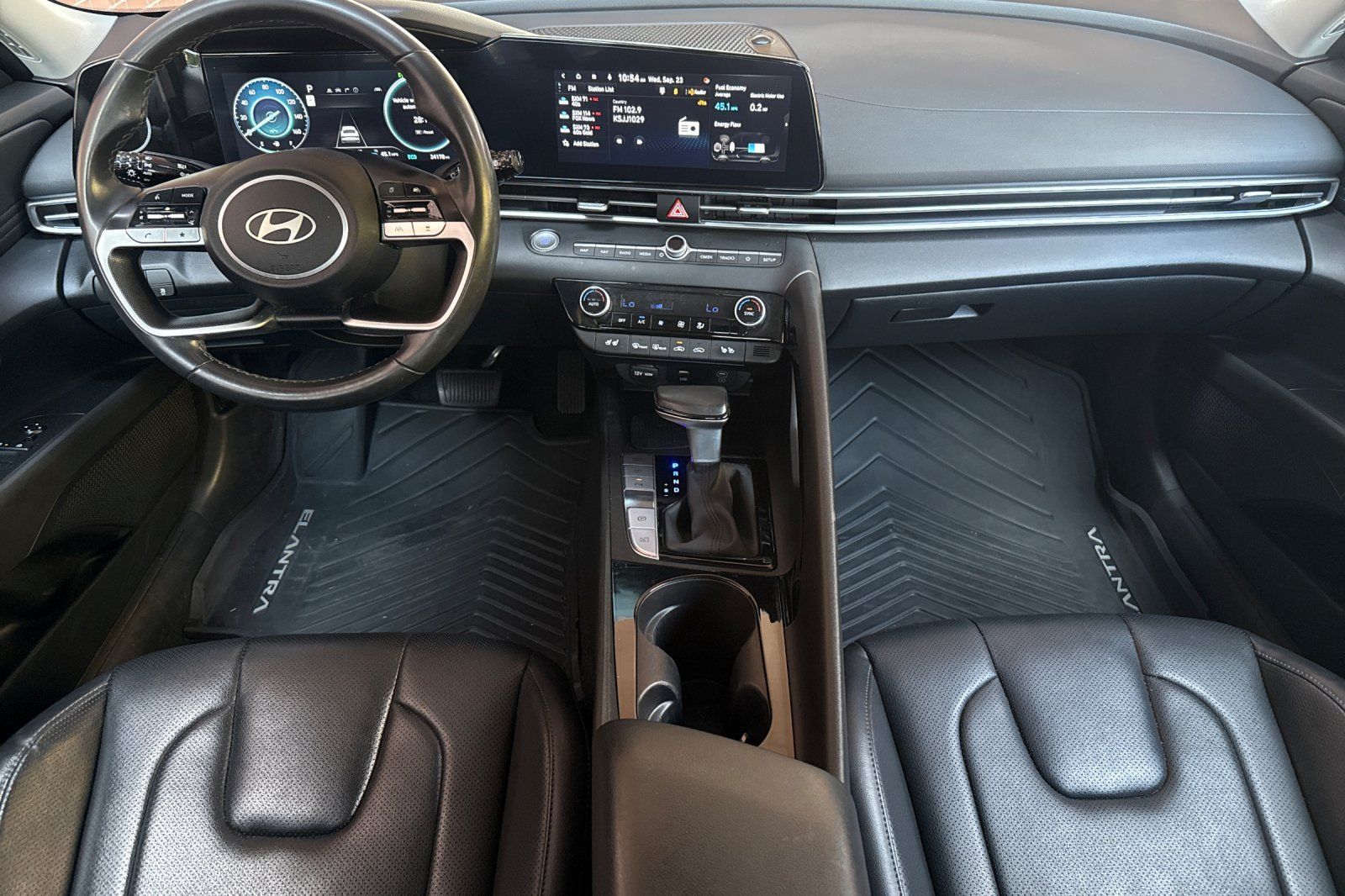 Used 2024 Hyundai Elantra Limited FWD image 17