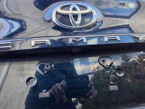 Used 2018 Toyota Camry LE image 22