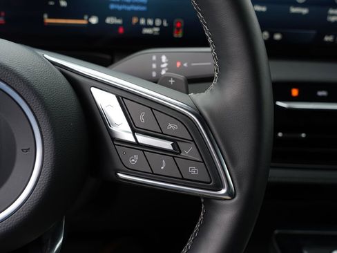 Used 2025 Buick Enclave Preferred image 40